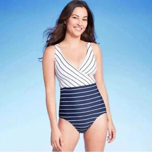 Kona Sol NWT Women’s Swimsuit - Medium